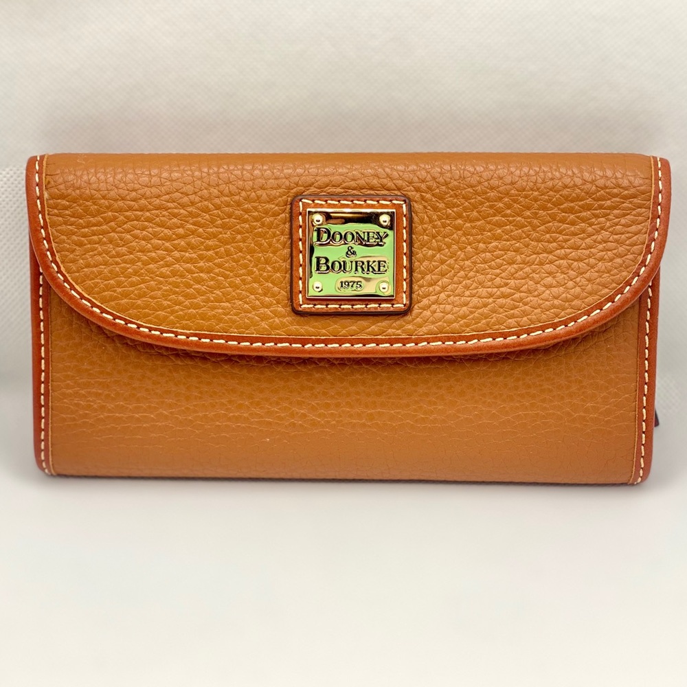 Dooney & Bourke wallet